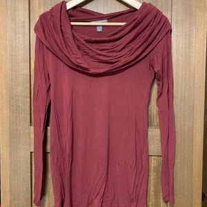 EUC A pea in the Pod cowl neck Top